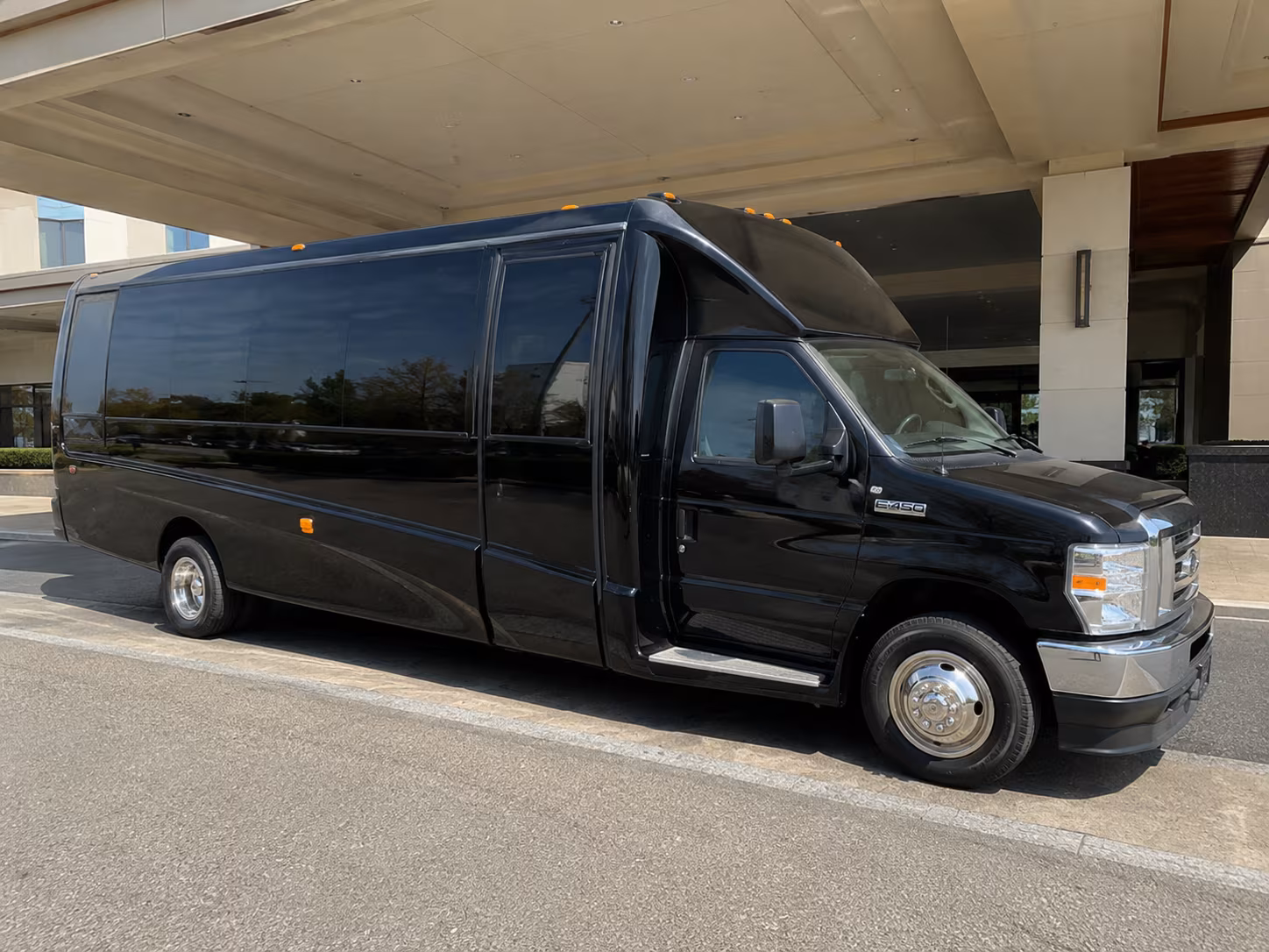 Kansas City Birthday, Sweet 16, & Quinceañera Transportation party bus exterior