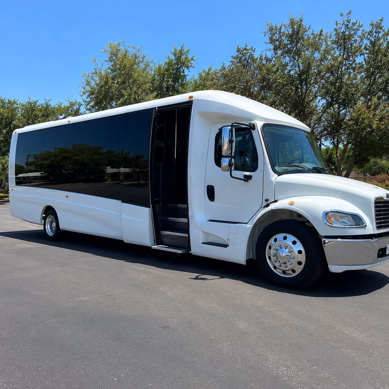 Kansas City Birthday, Sweet 16, & Quinceañera Transportation onboard seating