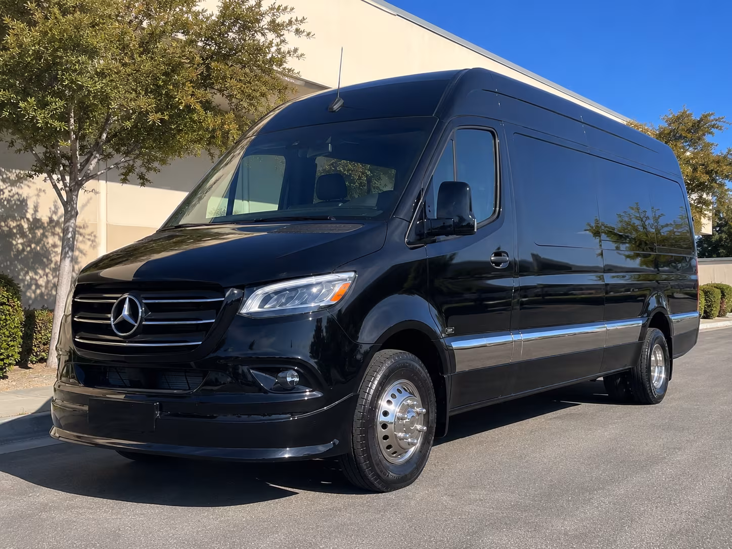 Kansas City Concert & Music Festival Transportation party bus exterior