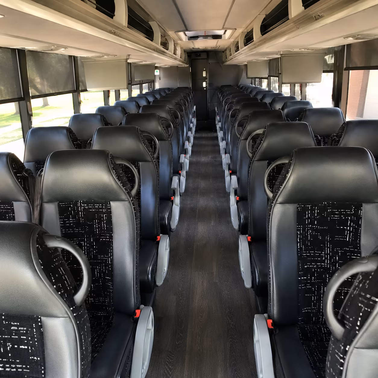 Kansas City Winery Tour & Pub Crawl Transportation party bus exterior