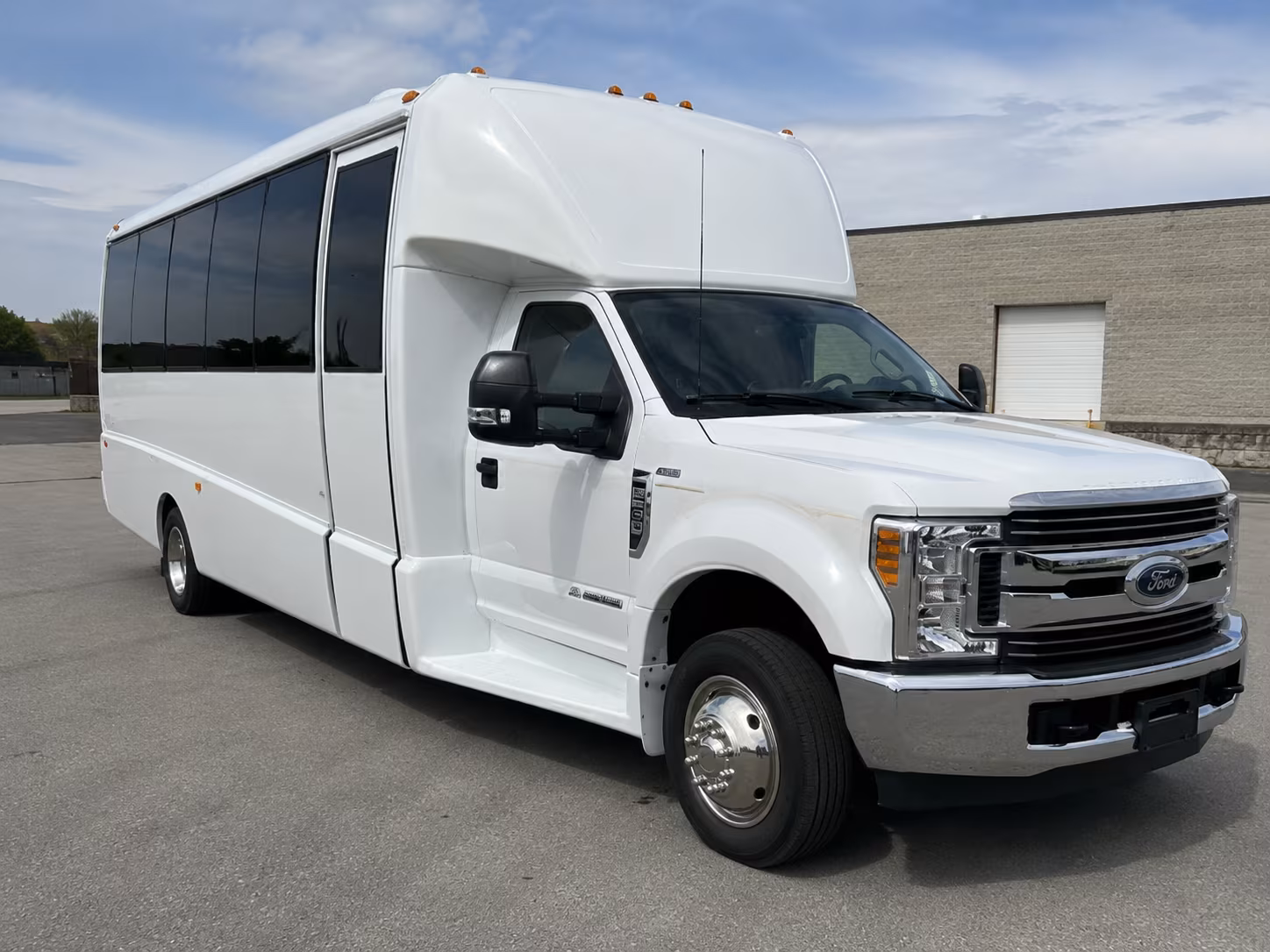 Overland Park Birthday, Sweet 16, & Quinceañera Party Bus Rentals