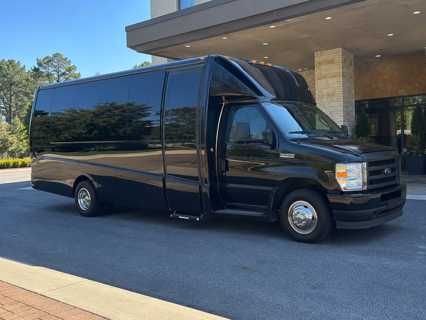 Shawnee Winery Tour & Pub Crawl Transportation